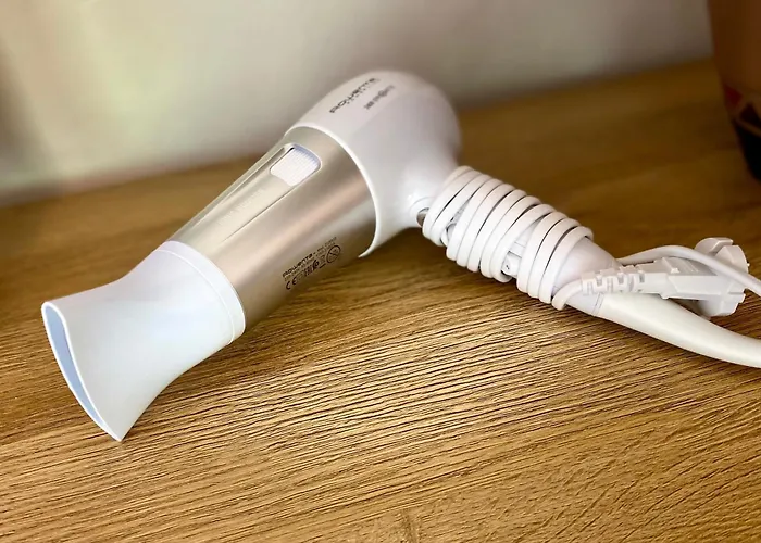 Cozy With Self Check-in & Free Parking Apartament *